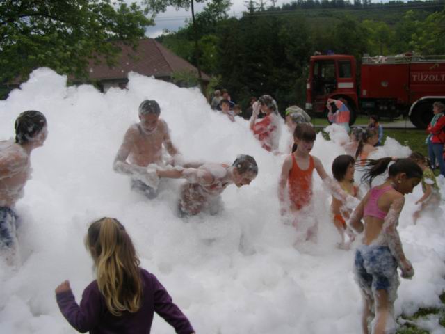 Gyereknap 16.
